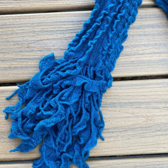 Teal ruffled scarf. Super soft! - Picture 6 of 7